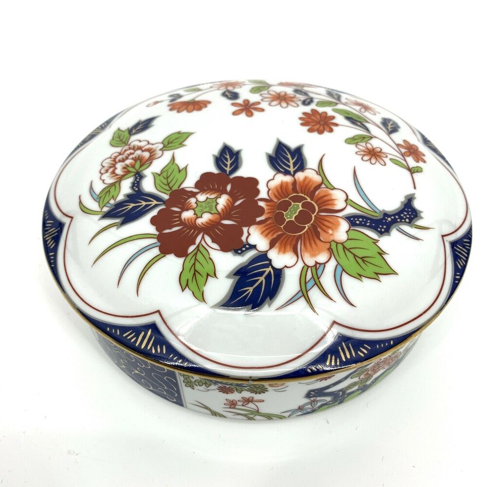 Vintage Porcelain Trinket powder box, made in Japan 6"